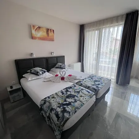 и студиа алекса And Alexa Sozopol