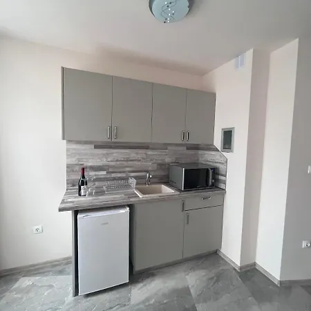 и студиа алекса And Alexa Sozopol