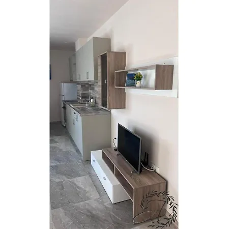 и студиа алекса And Alexa