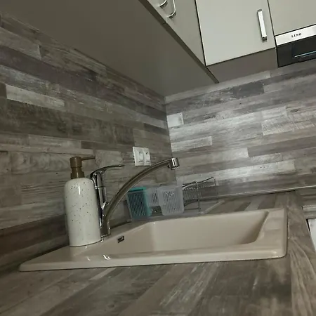 и студиа алекса And Alexa *