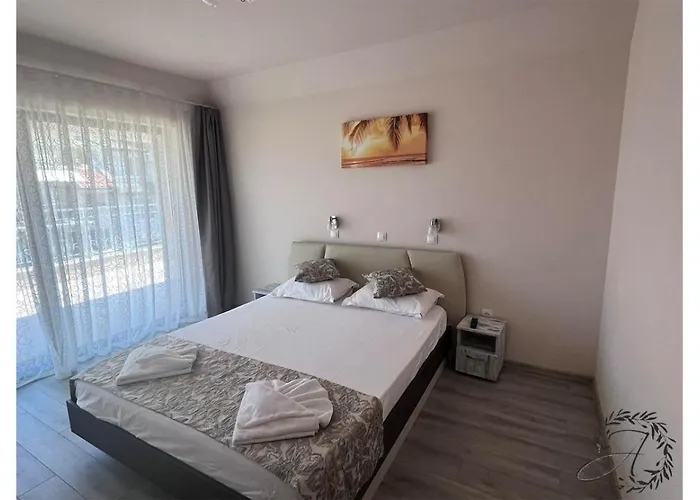 и студиа алекса And Alexa