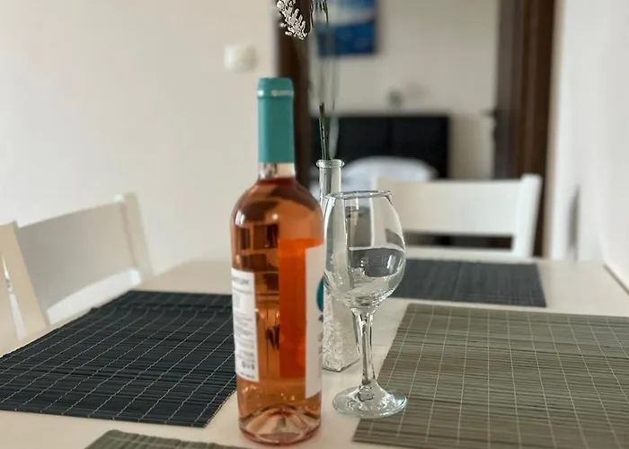 דירה и студиа алекса And Alexa