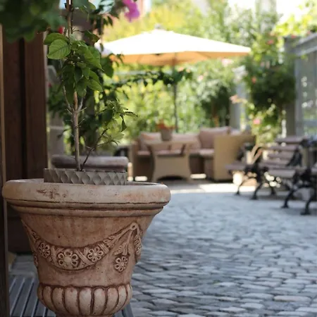 и студиа алекса And Alexa Apartman *