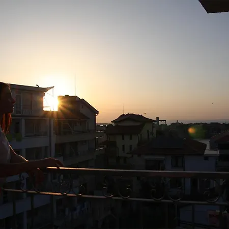 и студиа алекса And Alexa *