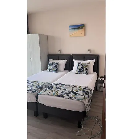 и студиа алекса And Alexa Apartman Szozopol