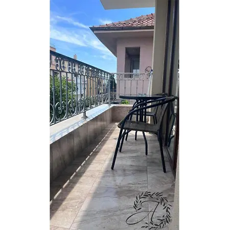Apartment и студиа алекса And Alexa *