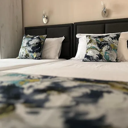 и студиа алекса And Alexa Szozopol