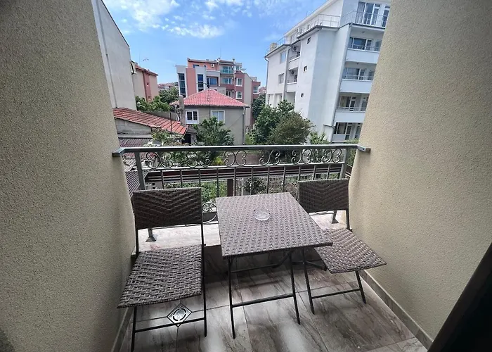 и студиа алекса And Alexa Sozopol