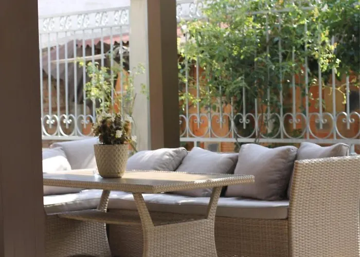 и студиа алекса And Alexa